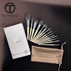O.TWO.O 14 pices Brushes Set
