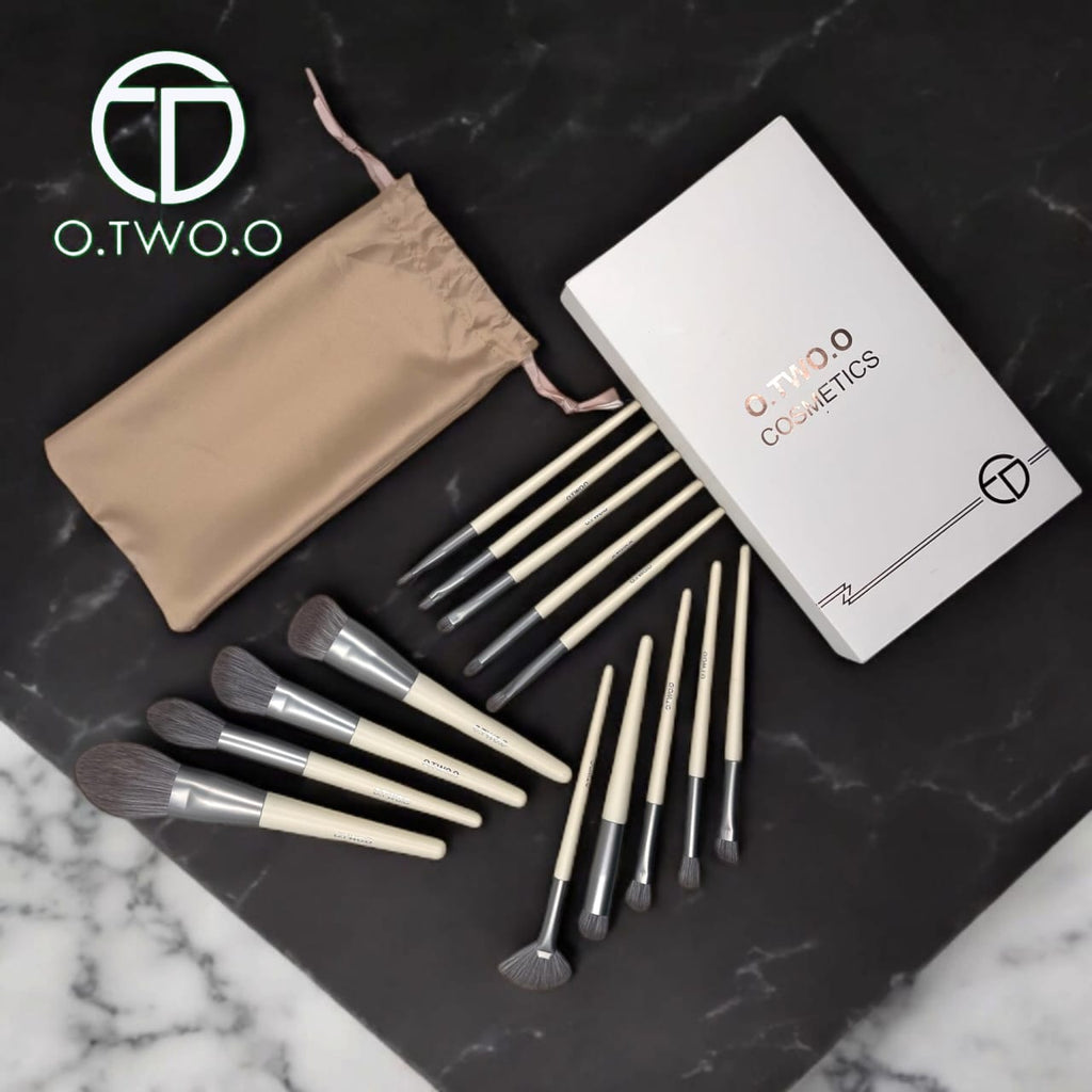 O.TWO.O 14 pices Brushes Set